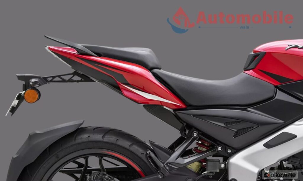 bajaj pulsar ns400 seat view